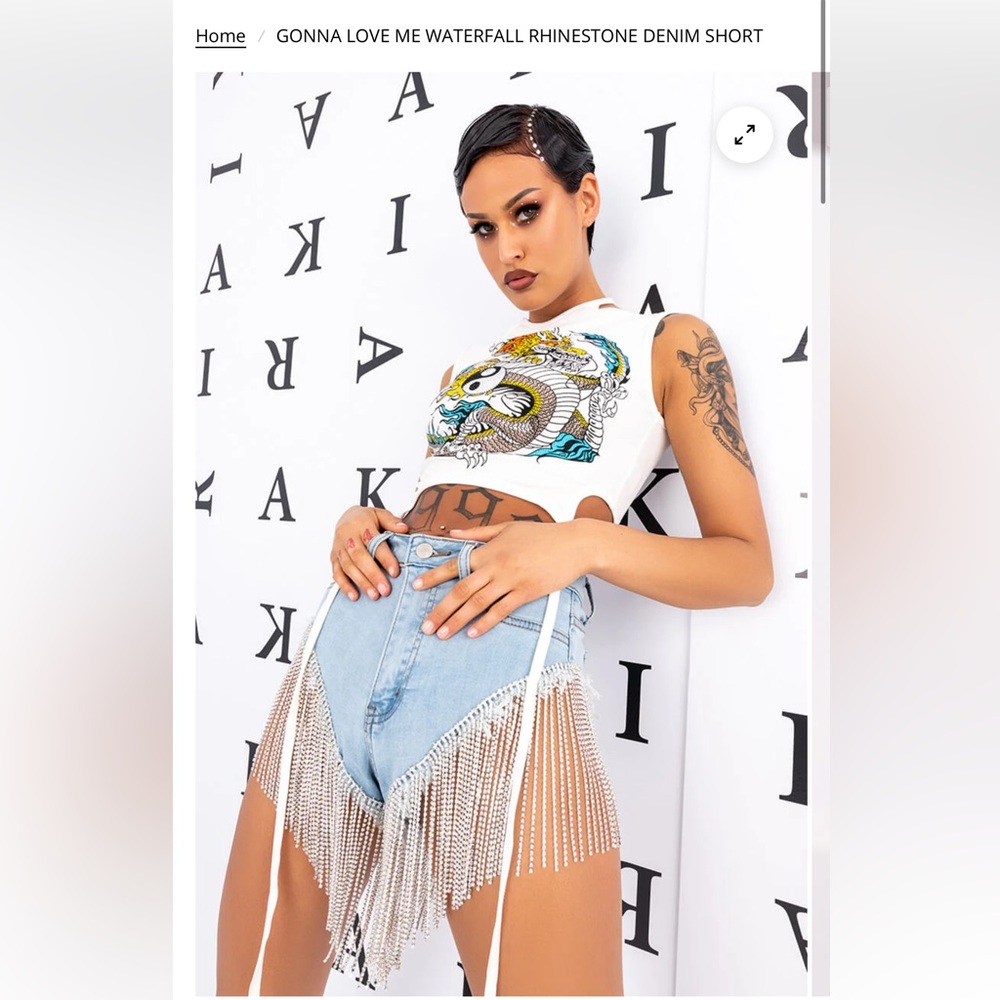 AKIRA Gonna Love Me Rhinestone Fringe Denim Shorts – Light Blue